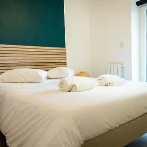  Appartement Magnifique T2 Centre Dernier Etage Avec Balcon